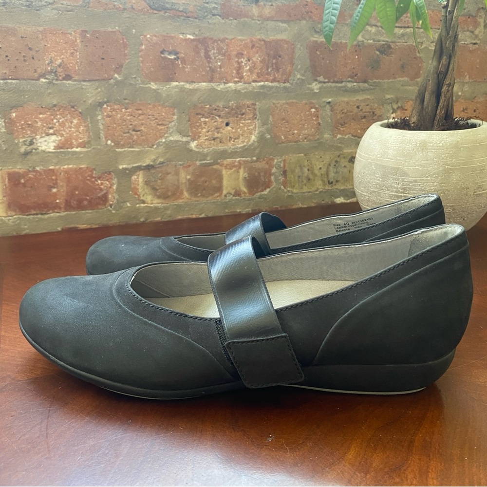 Dansko "Kendra" Black Milled Nubuck Mary Jane Low Wedge Women's Size EU 40 US 10